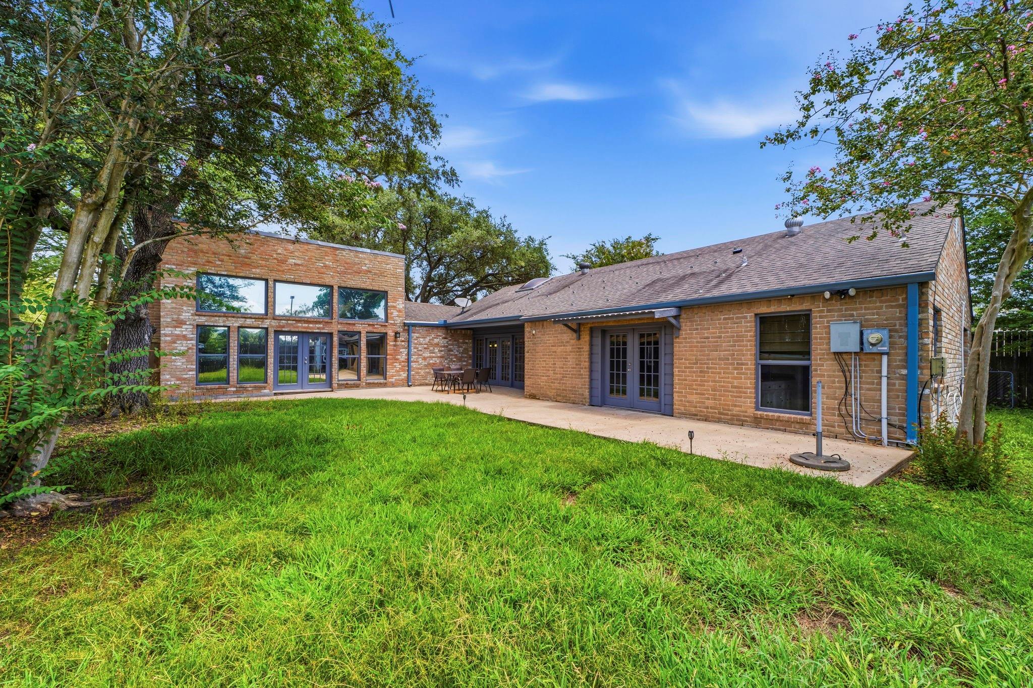 4330 Shady Springs Drive