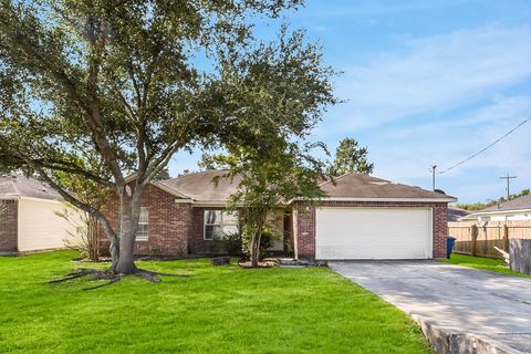 Photo of 16228 Sun View Lane, Conroe, TX 77302 (MLS # 72135127)