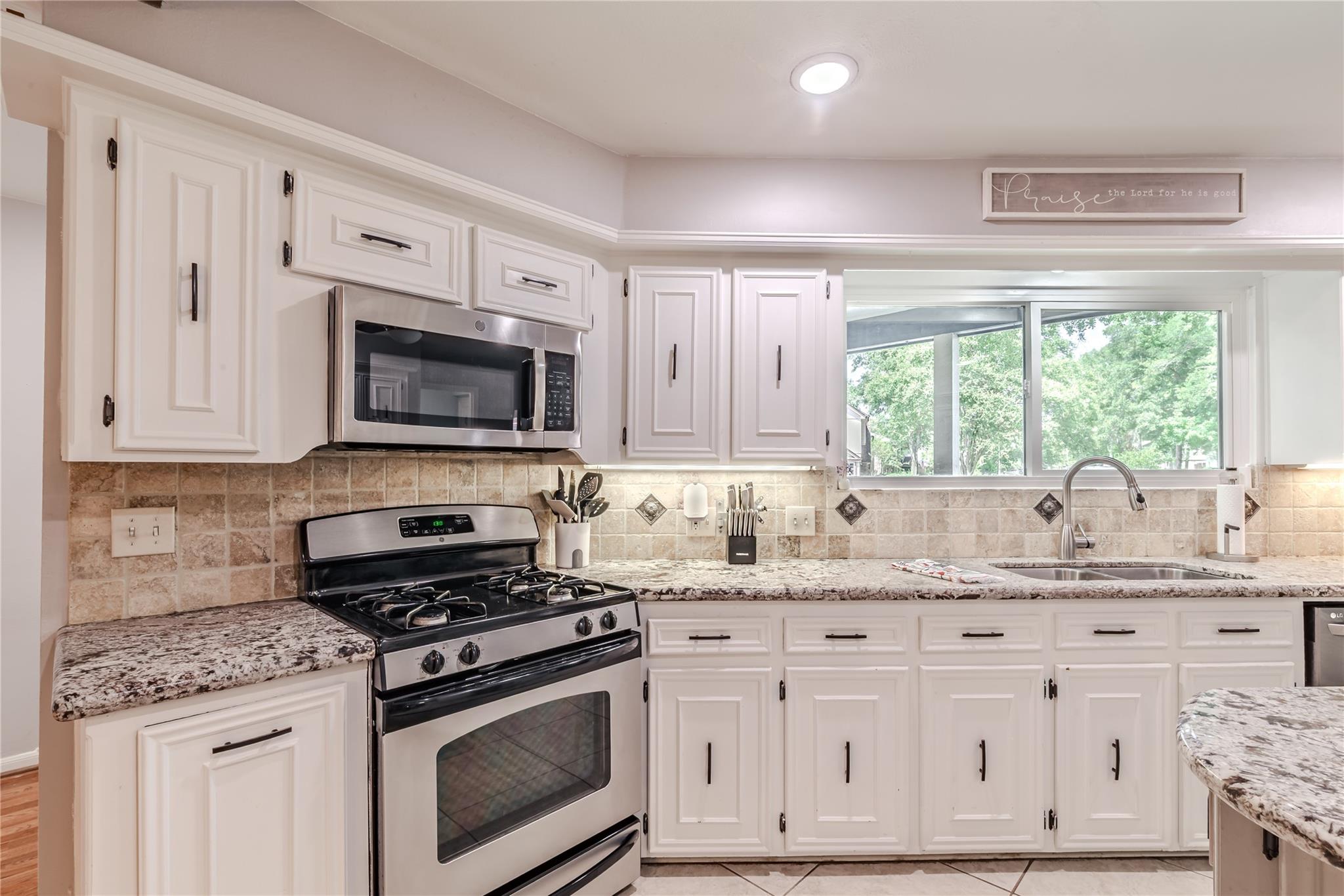 Conroe, Texas 77304, United States, 4 Bedrooms Bedrooms, ,3 BathroomsBathrooms,Residential,Active,215292