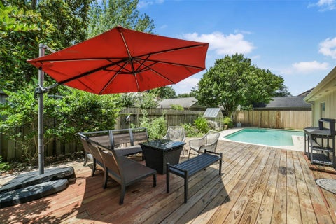 Photo of 12219 Burgoyne Drive, Houston, TX 77077 (MLS # 6877104)