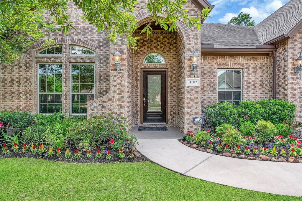 Photo of 31507 Reston Cliff Court, Spring, TX 77386 (MLS # 20641212)