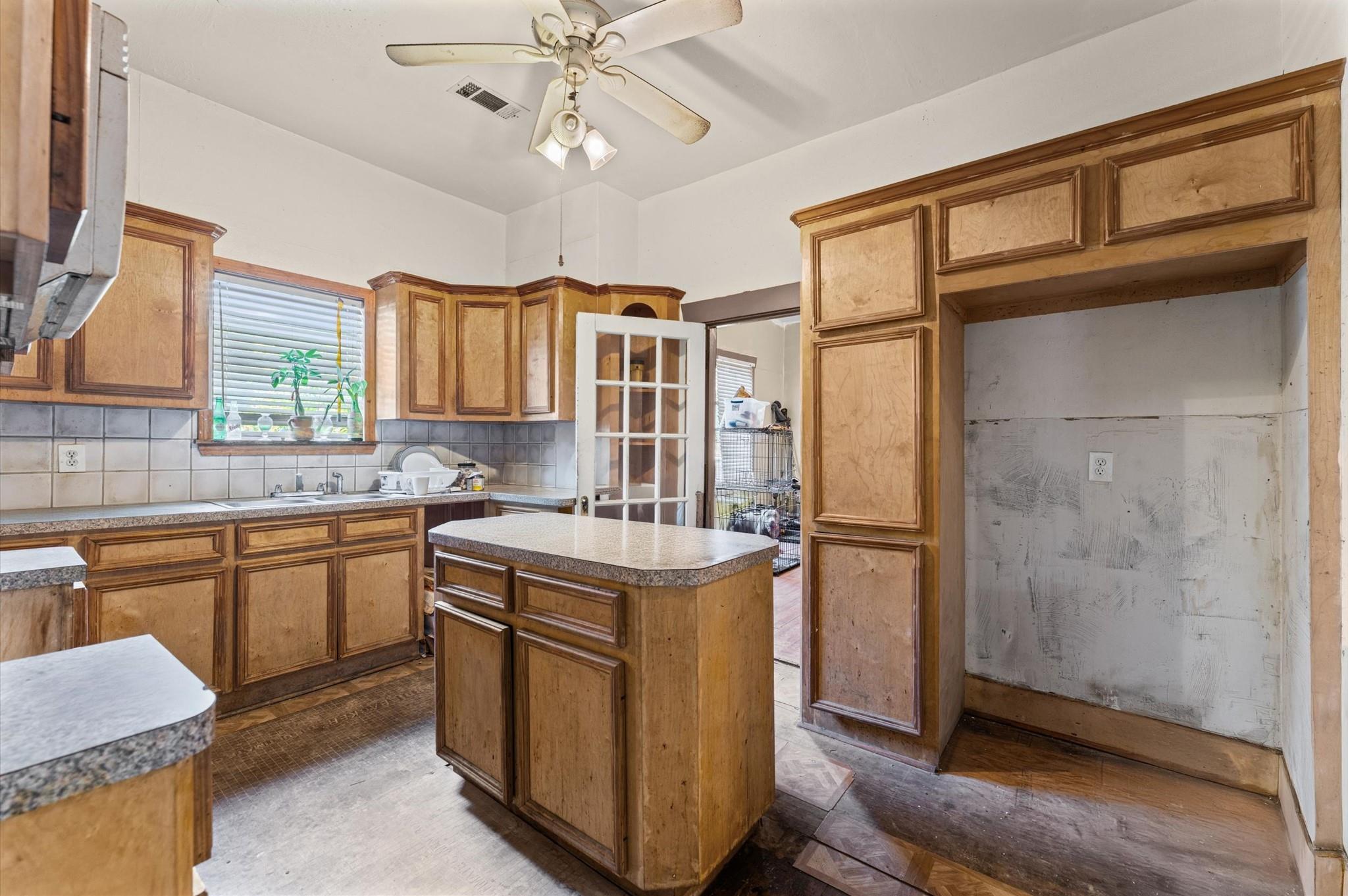 7435 Hezekiah Lane