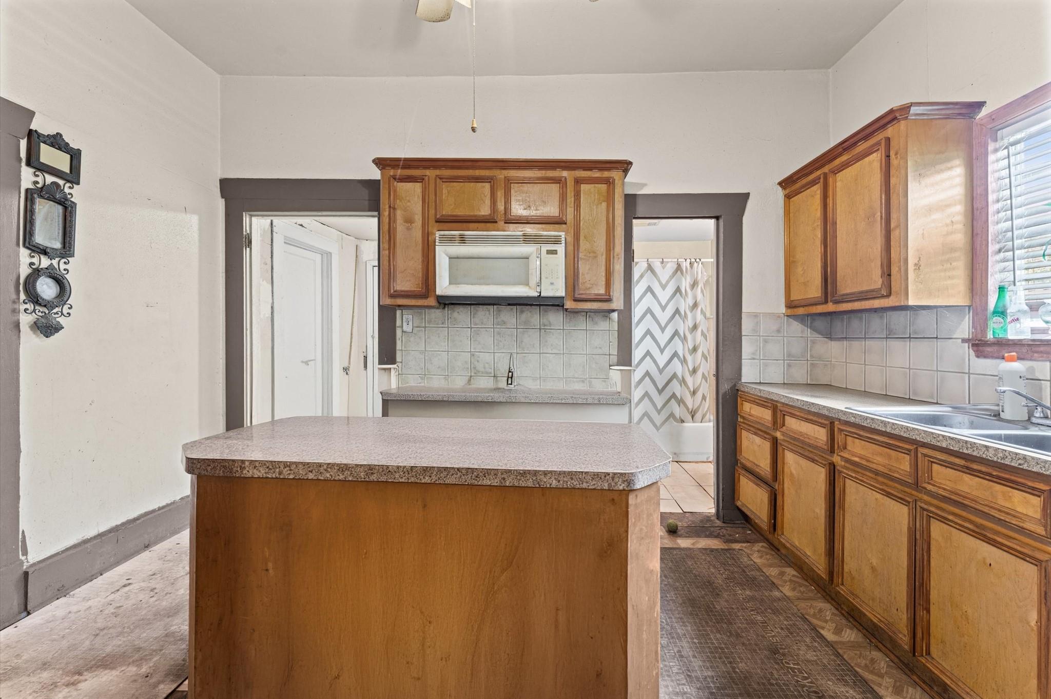7435 Hezekiah Lane