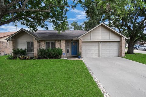 Photo of 13002 Kingsmill Drive, Sugar Land, TX 77478 (MLS # 27816181)