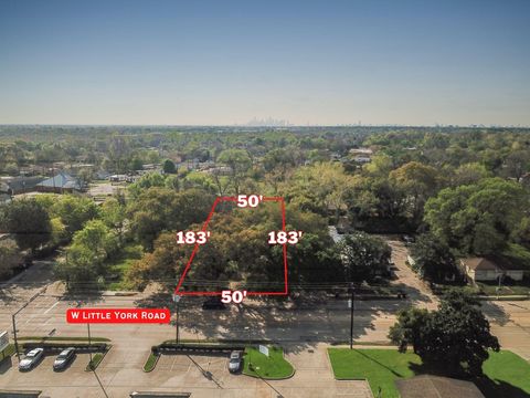 Photo of 855 W Little York Road, Houston, TX 77091 (MLS # 60626099)