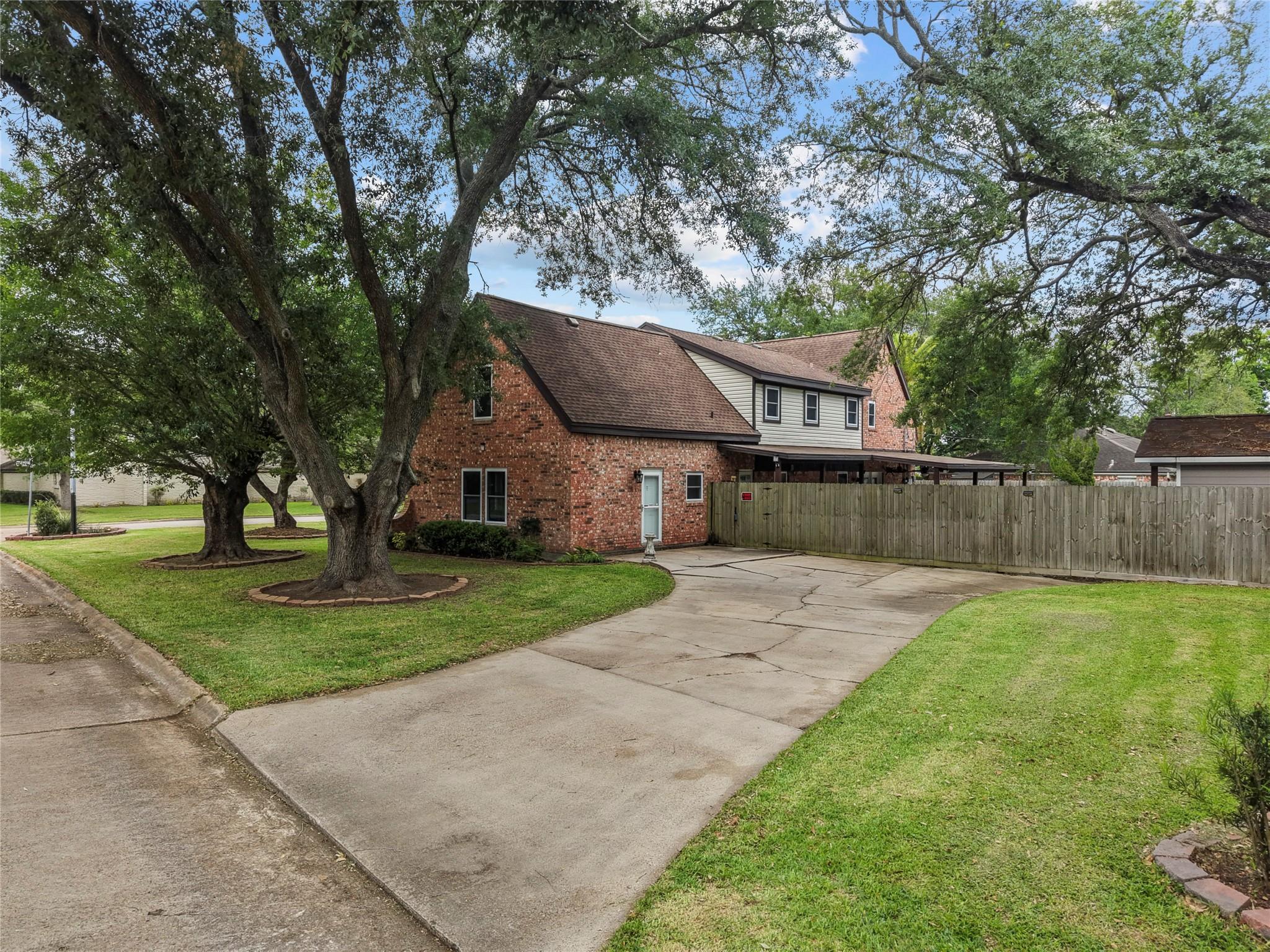 8515 Twelve Oaks Drive
