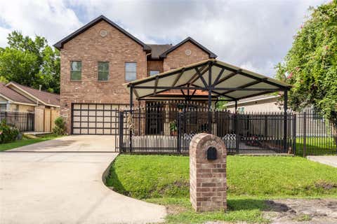 Photo of 3910 Melbourne Street, Houston, TX 77026 (MLS # 12121638)