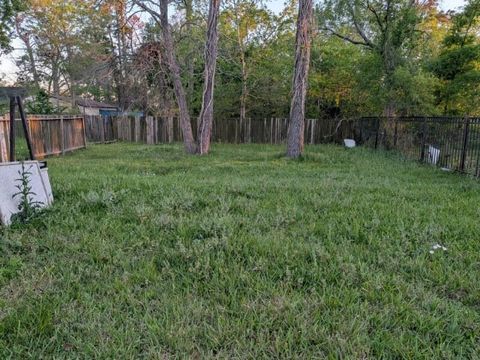 Photo of 2313 W Little York Road, Houston, TX 77091 (MLS # 97728374)