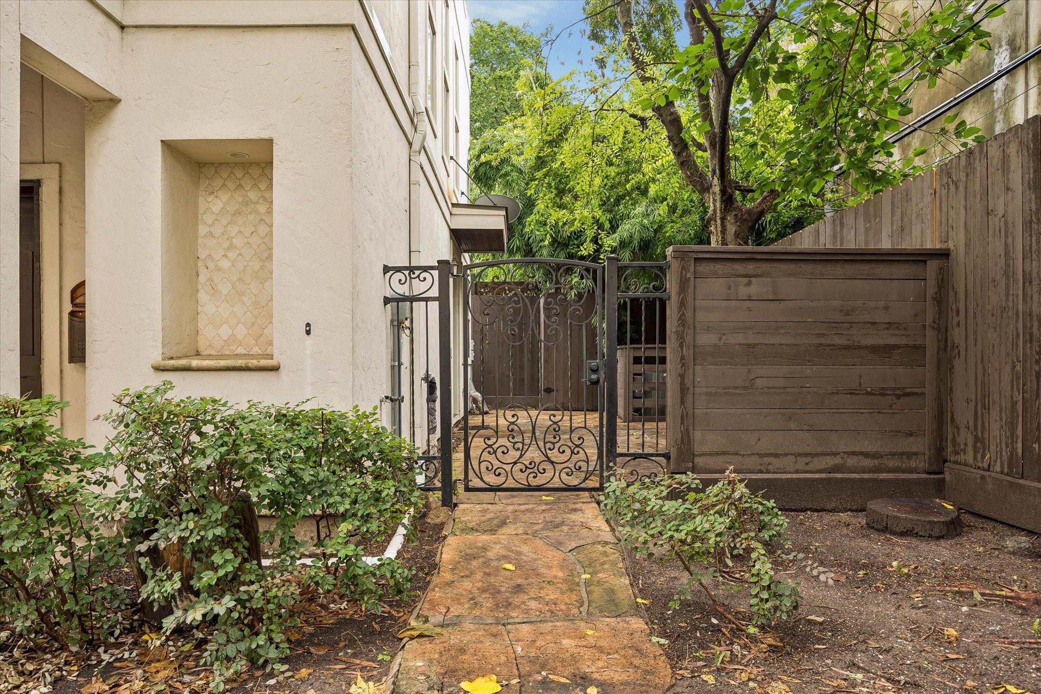 1112 Peveto Street C