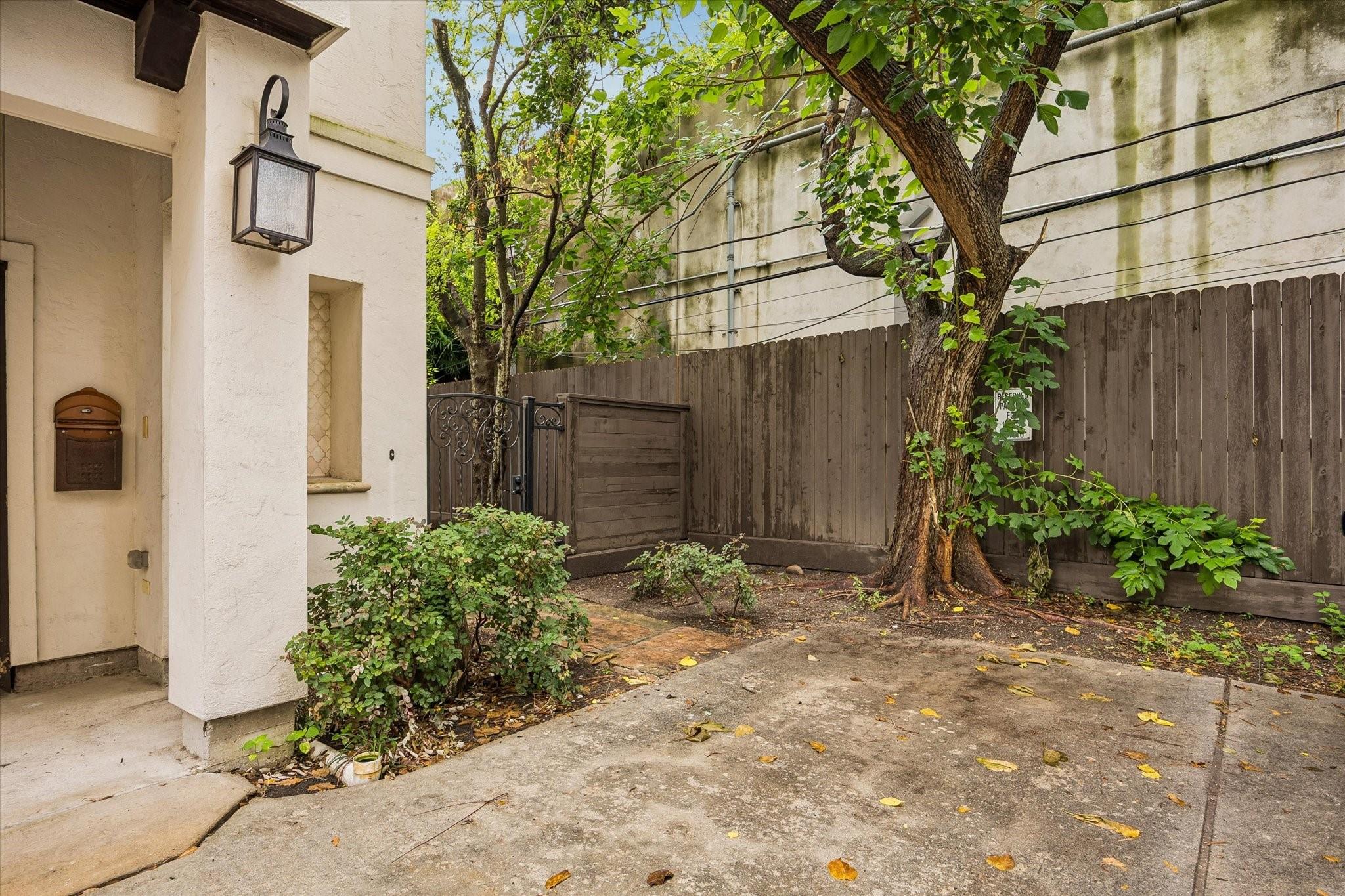 1112 Peveto Street C