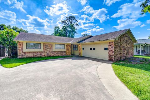 Photo of 7306 Cottonwood Drive, Baytown, TX 77521 (MLS # 84760730)