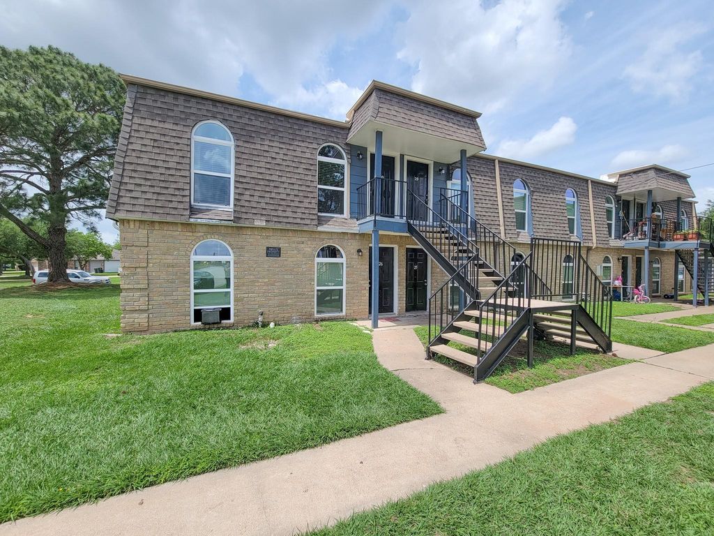 Photo of 101 Brookside Lane #33, Sealy, TX 77474 (MLS # 75448138)