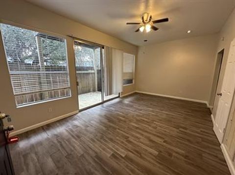 Photo of 406 Hawthorne St Street #A, Houston, TX 77006 (MLS # 17868386)