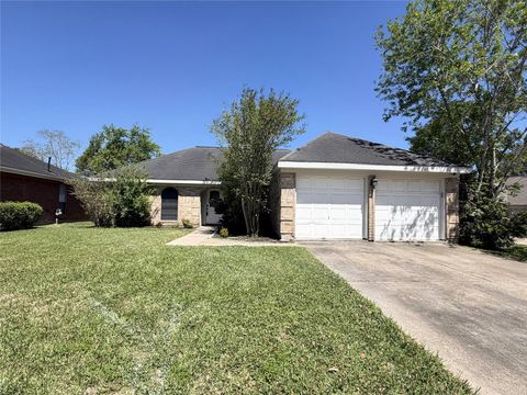 Photo of 4035 Lotus Drive, Pearland, TX 77584 (MLS # 70465895)