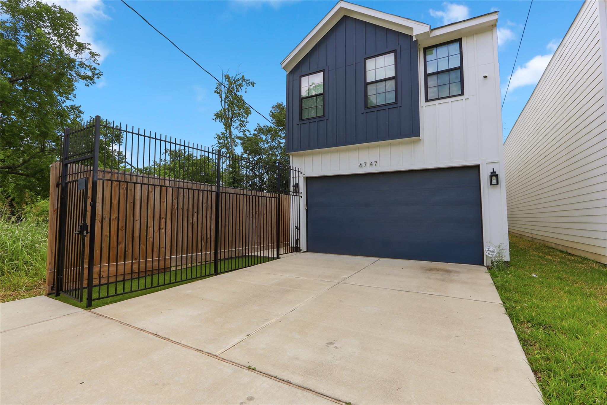 6747 Peerless Street