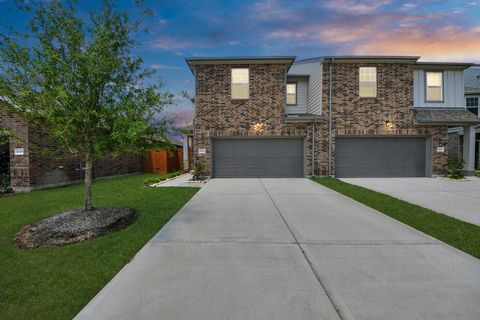 Photo of 10313 Malta Trace Drive #B, Rosharon, TX 77583 (MLS # 464228)