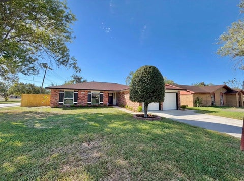 Photo of 5434 Botany Lane, Houston, TX 77048 (MLS # 35234911)