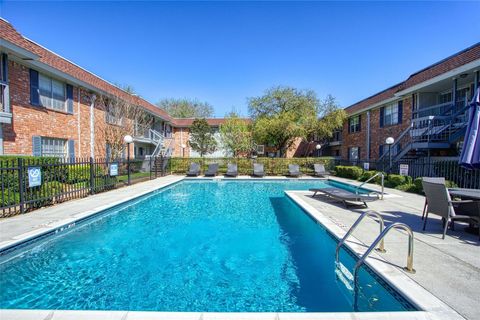 Photo of 2350 Bering Drive #83, Houston, TX 77057 (MLS # 61048553)