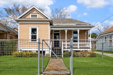 Photo of 411 Marie Street, Houston, TX 77009 (MLS # 19501496)