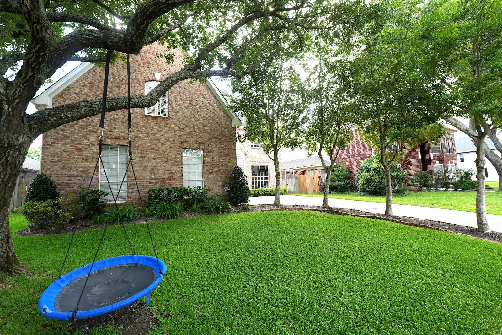 322 Lakeside Boulevard