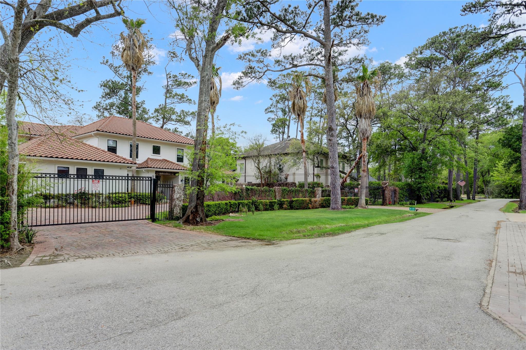 31 E Shady Lane