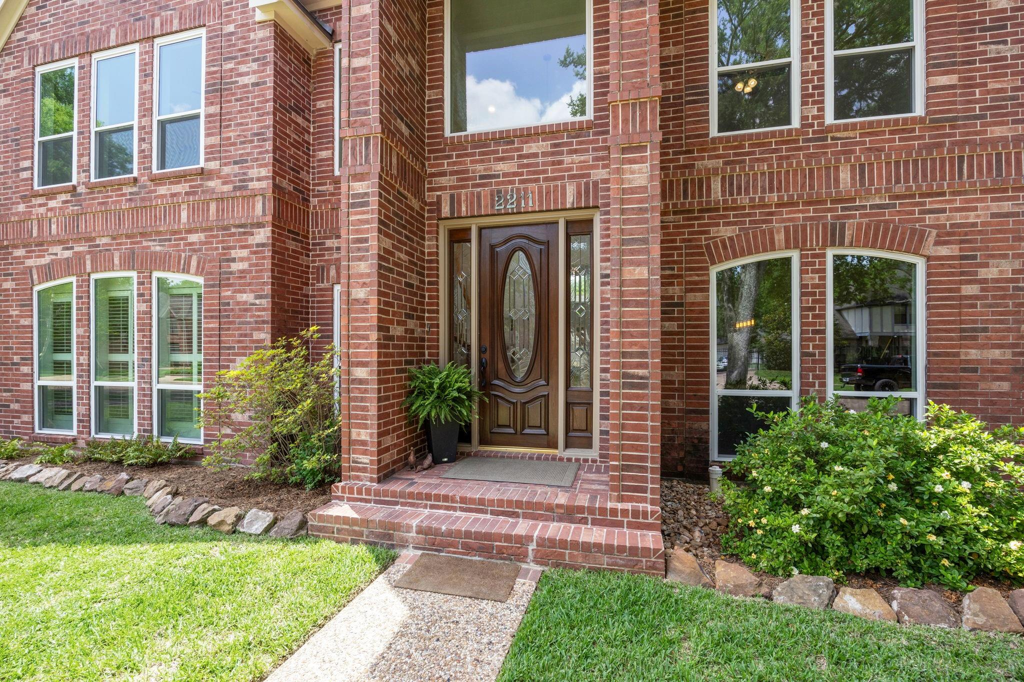 2211 Walnut Grove Lane