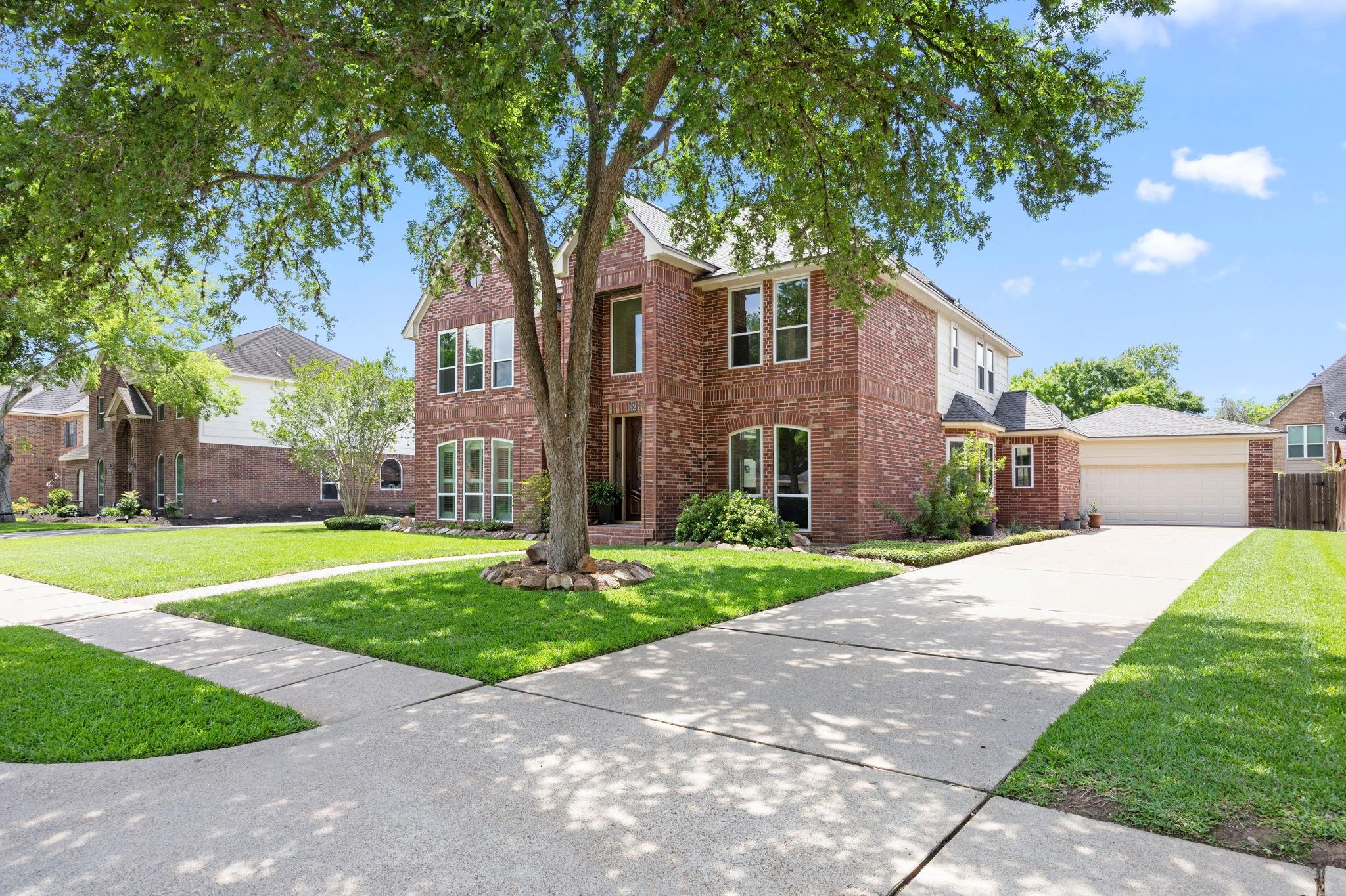 2211 Walnut Grove Lane