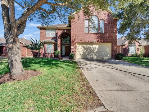 Photo of 10723 Fletcher Bridge Lane, Sugar Land, TX 77498 (MLS # 10504366)