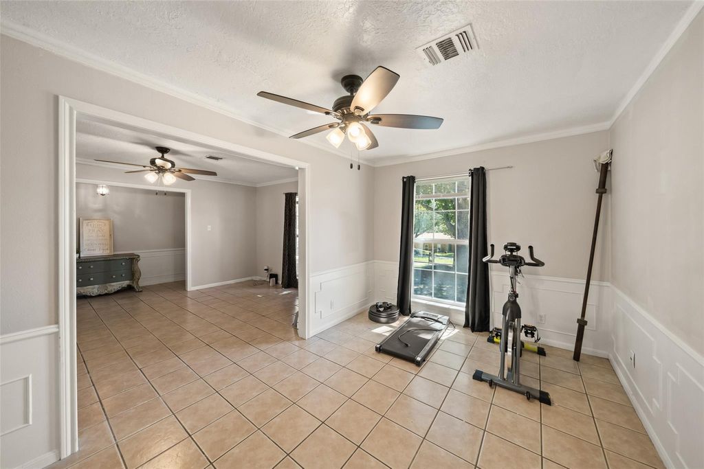 Photo of 1223 Green Briar Drive, Huntsville, TX 77340 (MLS # 89308884)