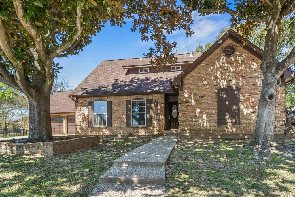 Photo of 1223 Green Briar Drive, Huntsville, TX 77340 (MLS # 89308884)