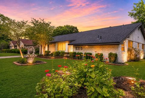 Photo of 2313 Cedar Street, Pearland, TX 77581 (MLS # 97289603)