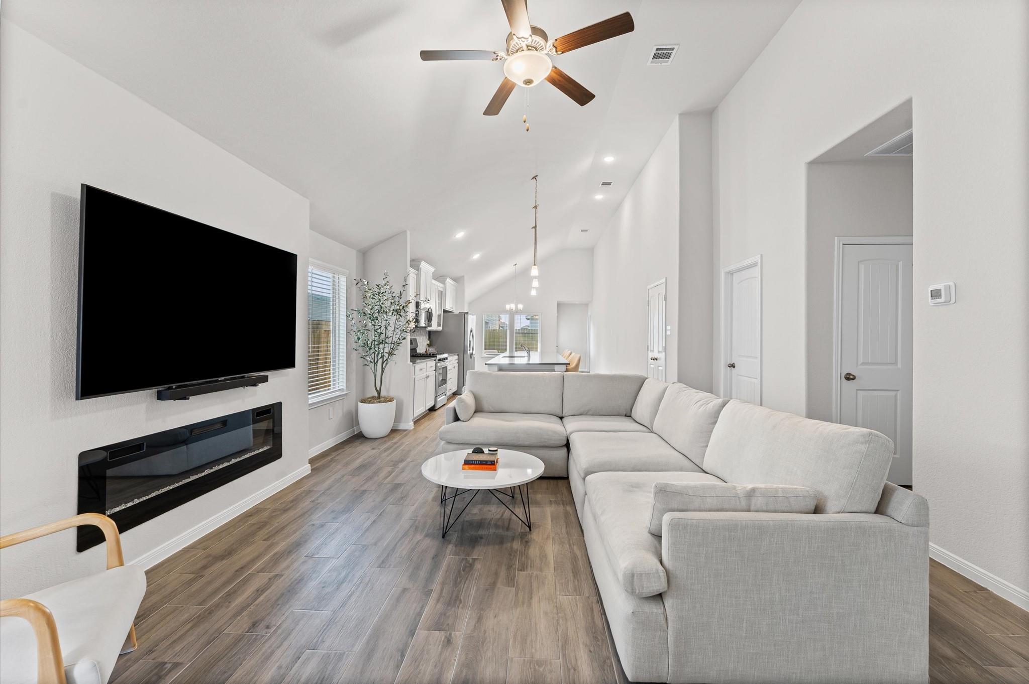1230 Mariquita Lane