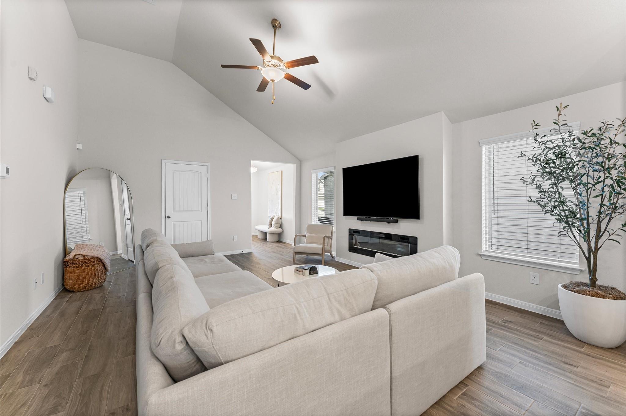 1230 Mariquita Lane