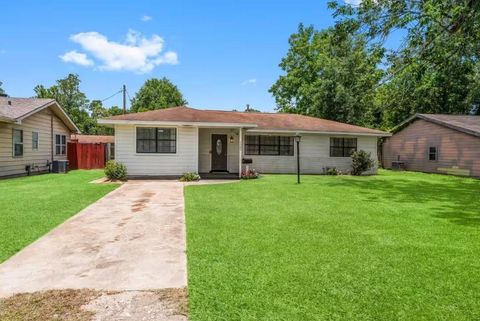 Photo of 7280 Click Drive, Beaumont, TX 77708 (MLS # 92766614)