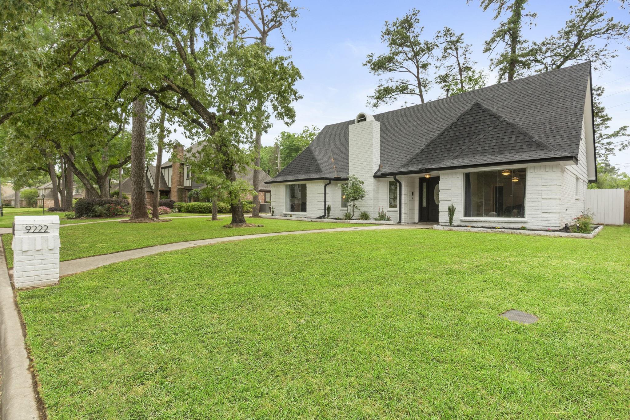 9222 New Forest Road