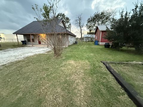 Photo of 209 6th Street, Dobbin, TX 77333 (MLS # 70262923)