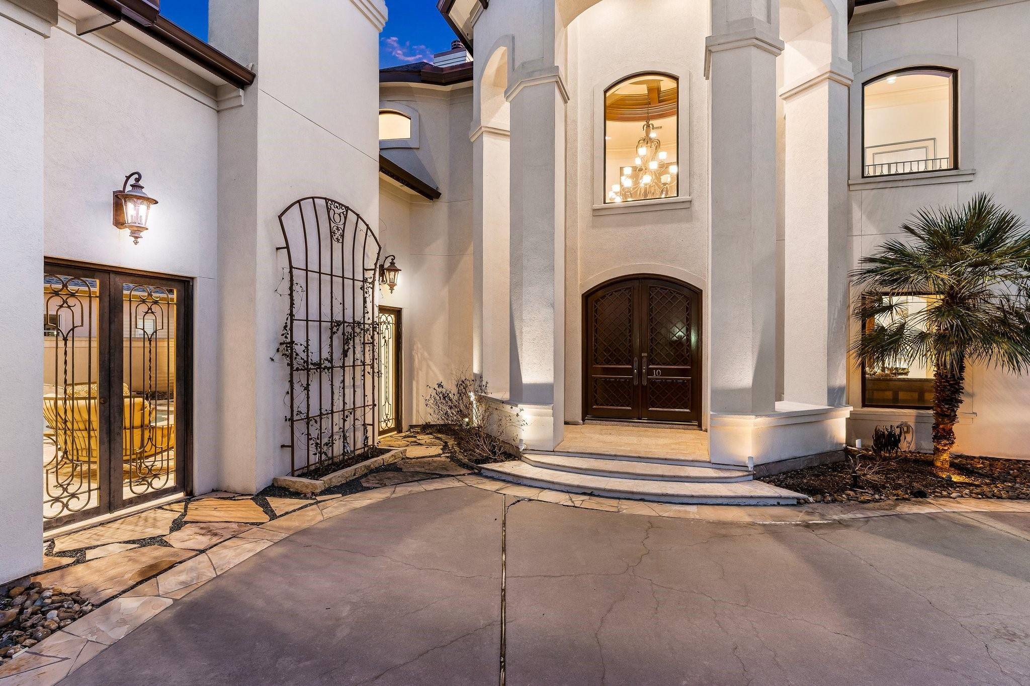 10 Promenade Street N