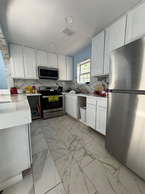 Tiny photo for 172 Moonbeam Lane, Livingston, TX 77351 (MLS # 10547145)