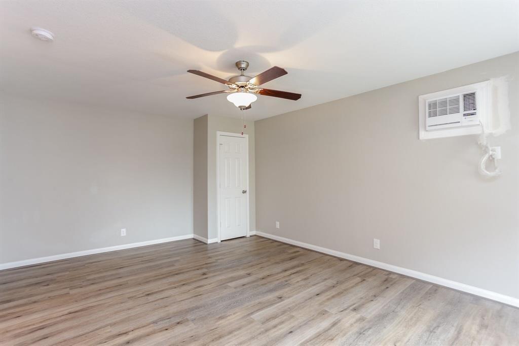 808 1/2 W Main Street 4