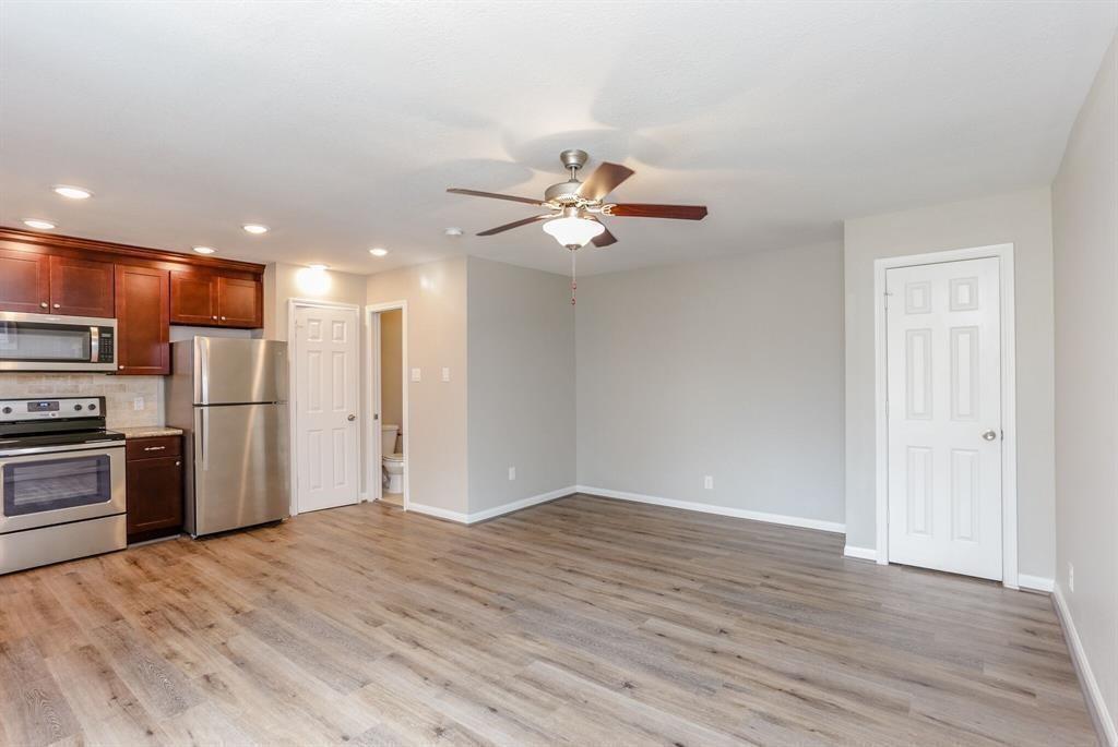 808 1/2 W Main Street 4
