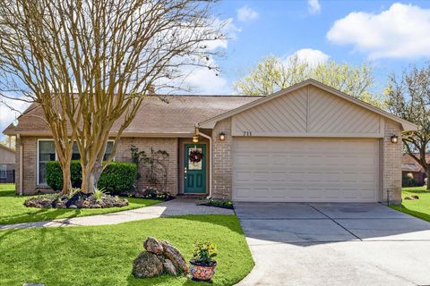 Photo of 711 Flower Field Court, Pearland, TX 77584 (MLS # 21377503)