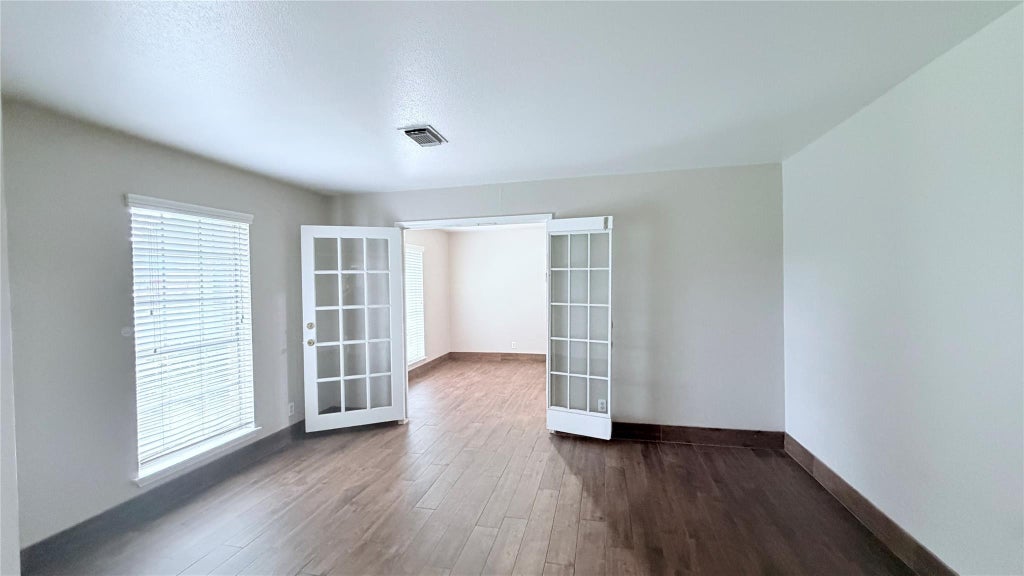 Photo of 7003 Captain Drive, Houston, TX 77036 (MLS # 15687607)