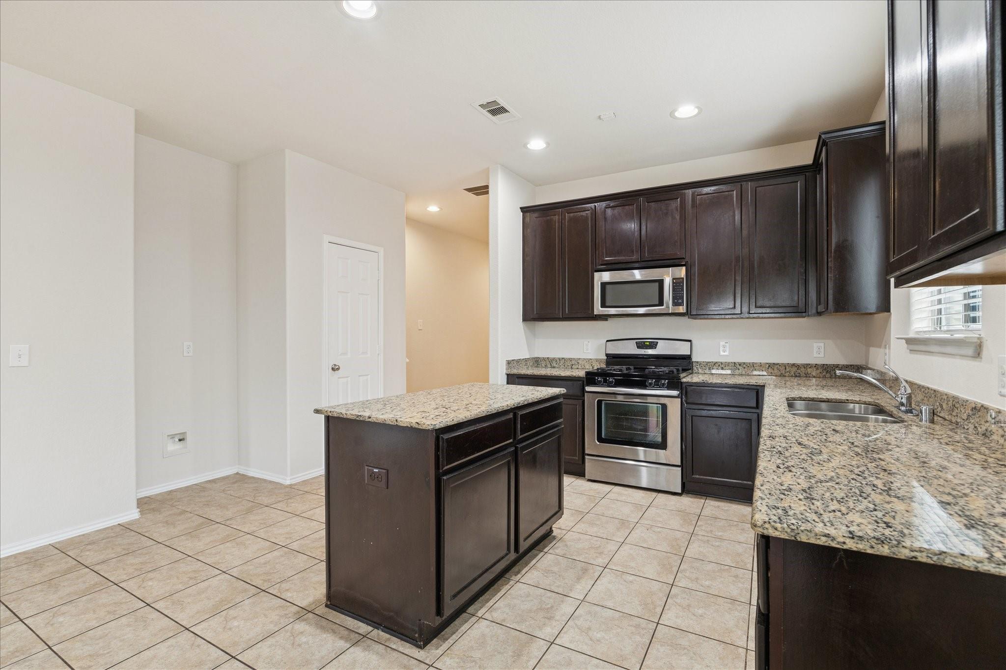 5806 Acacia Rose Court