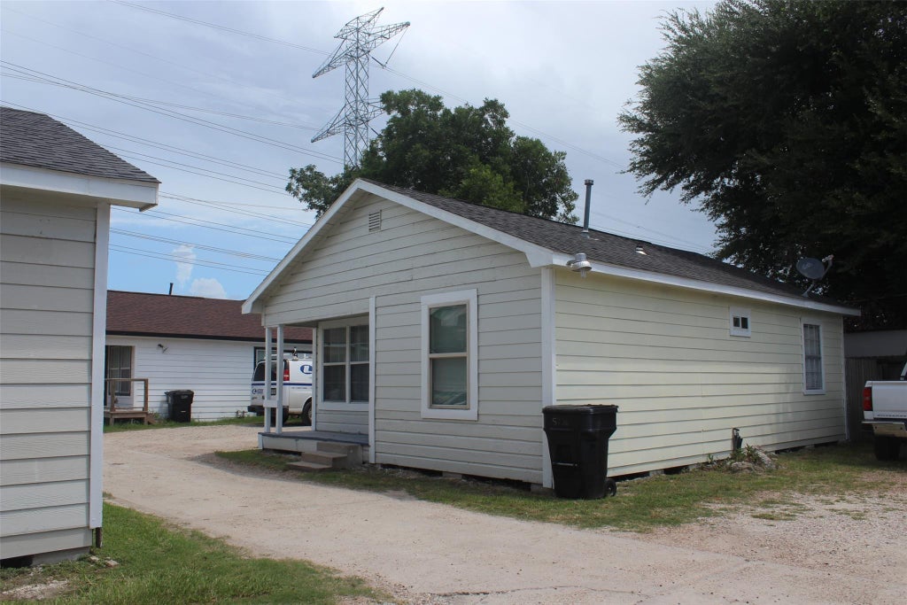 Photo of 5726 Gardendale Drive, Houston, TX 77092 (MLS # 25902028)
