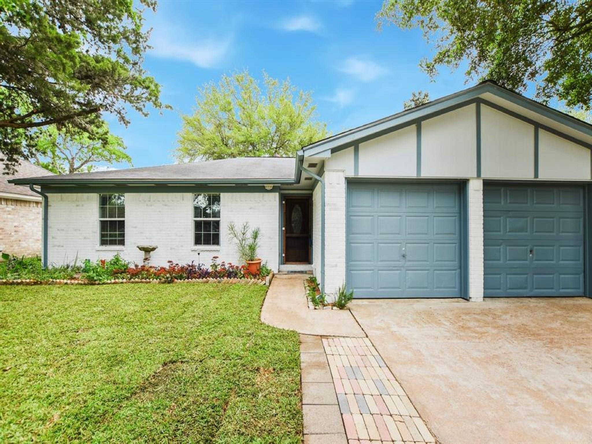 2528 Village Circle Drive