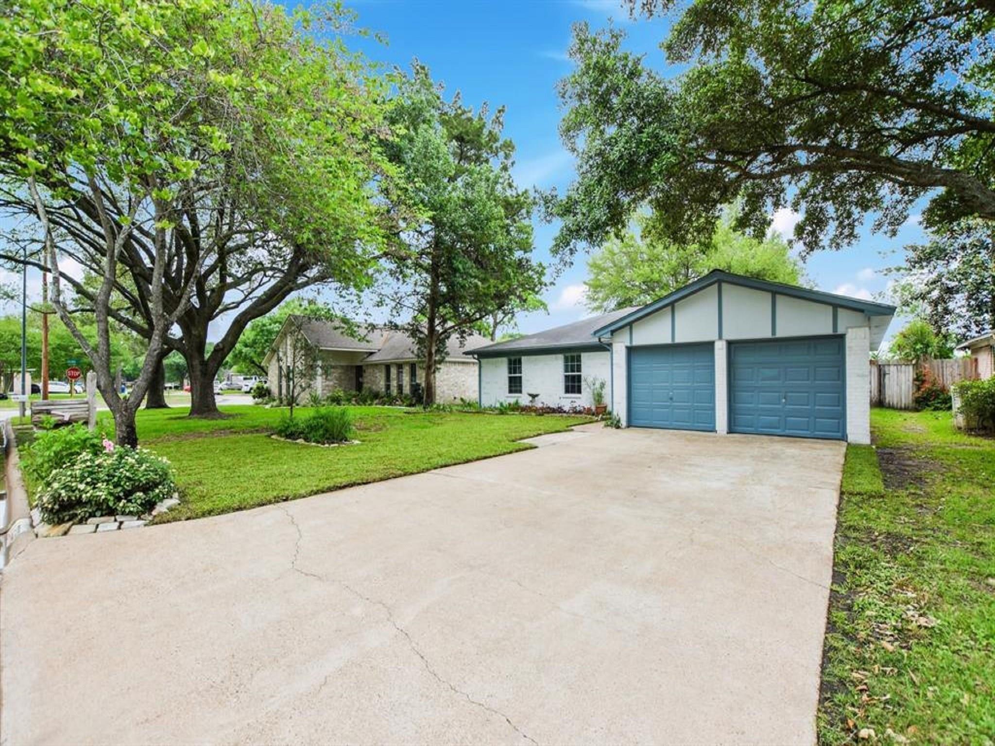 2528 Village Circle Drive