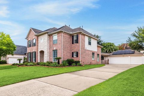 Photo of 1611 Hill Spring Drive, Sugar Land, TX 77479 (MLS # 41185981)