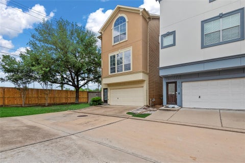 Homes For Rent - 3103 Clearview Circle<br/> Houston, TX 77025