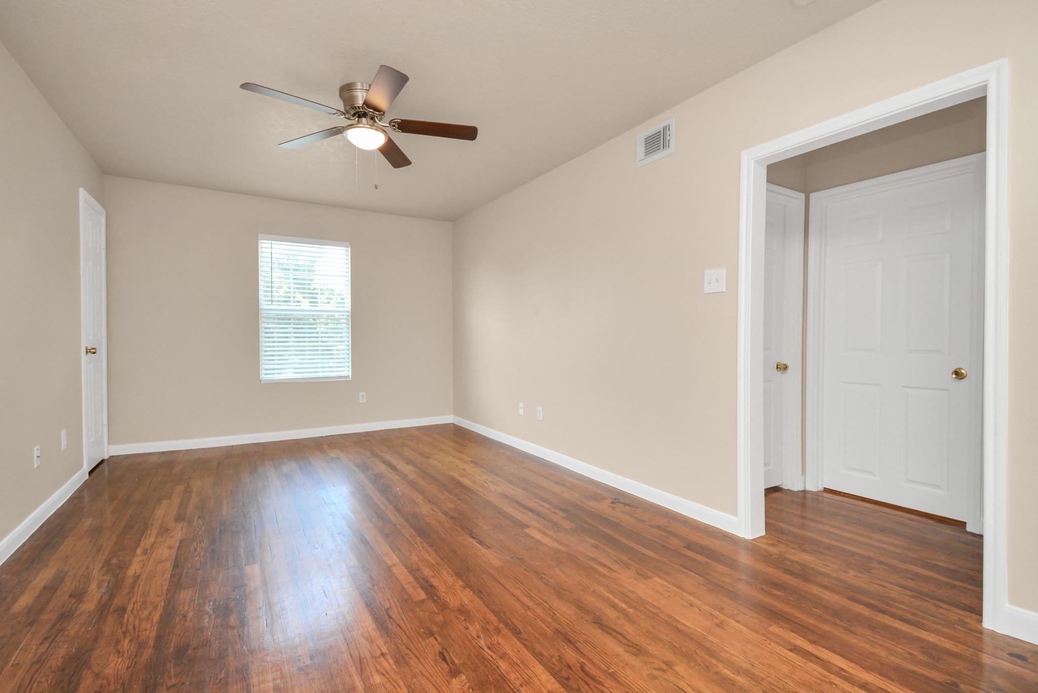 500 W Pitts Avenue 204