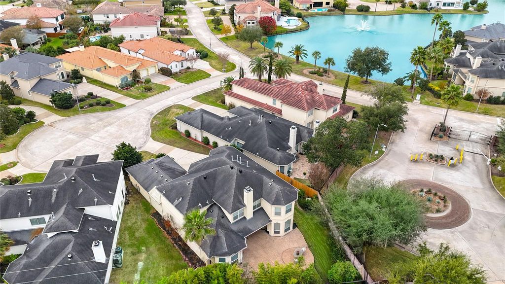 Photo of 13510 Indigo Lake, Houston, TX 77077 (MLS # 94985881)